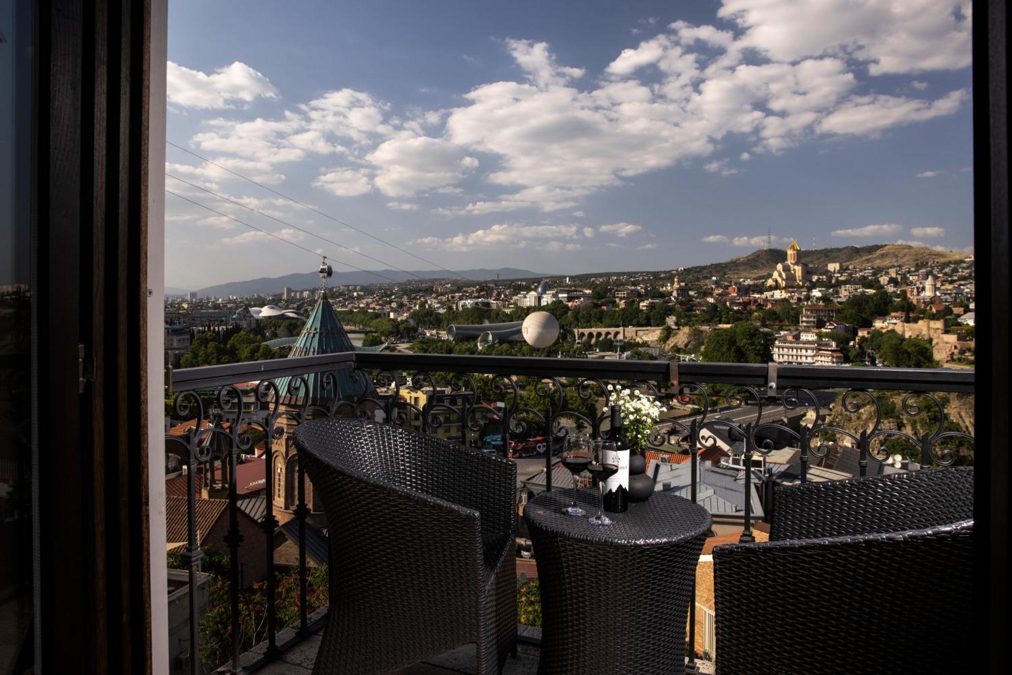 Citadel Narikala Hotel Tbilisi Buitenkant foto